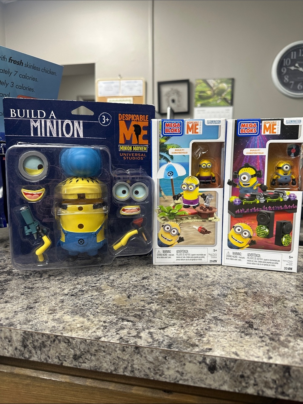 Universal Minion Playset Figures with Yellow and Blue Pieces